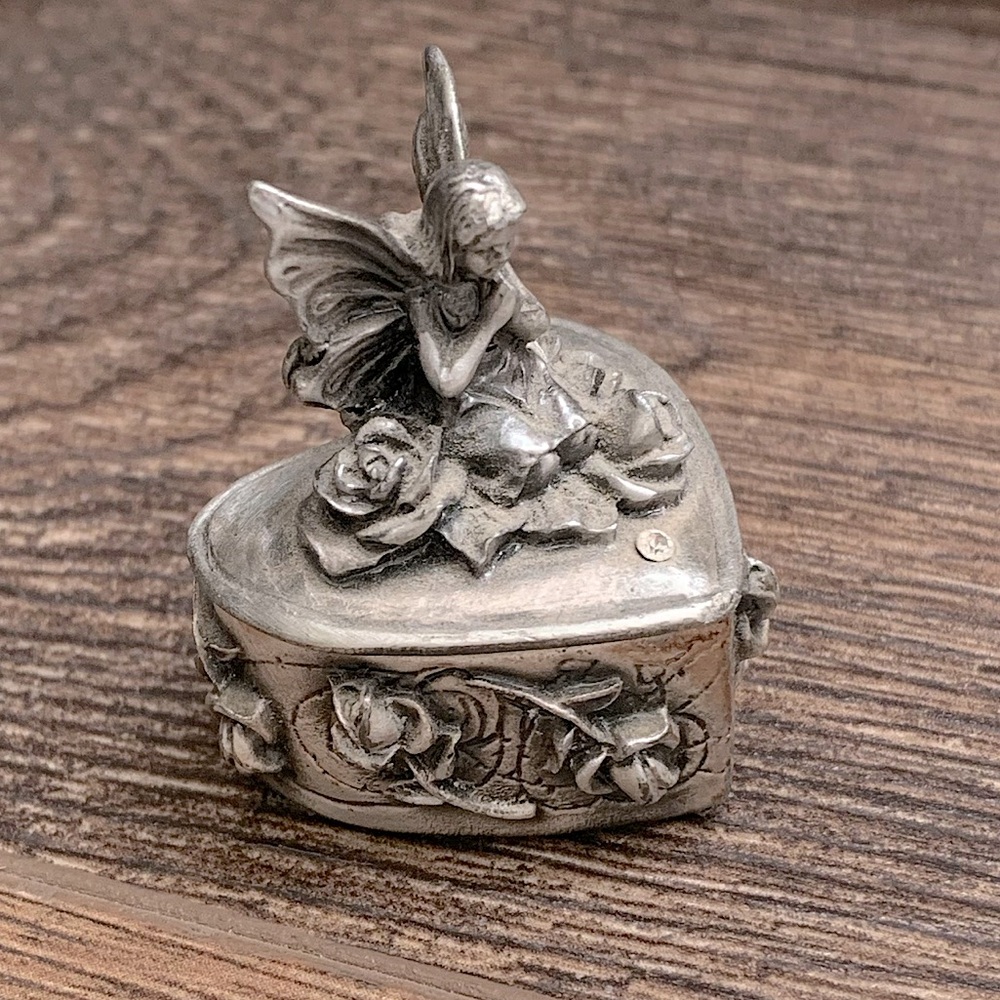 Vintage Y2K Keepsake/Pill Box - Picture 1 of 10